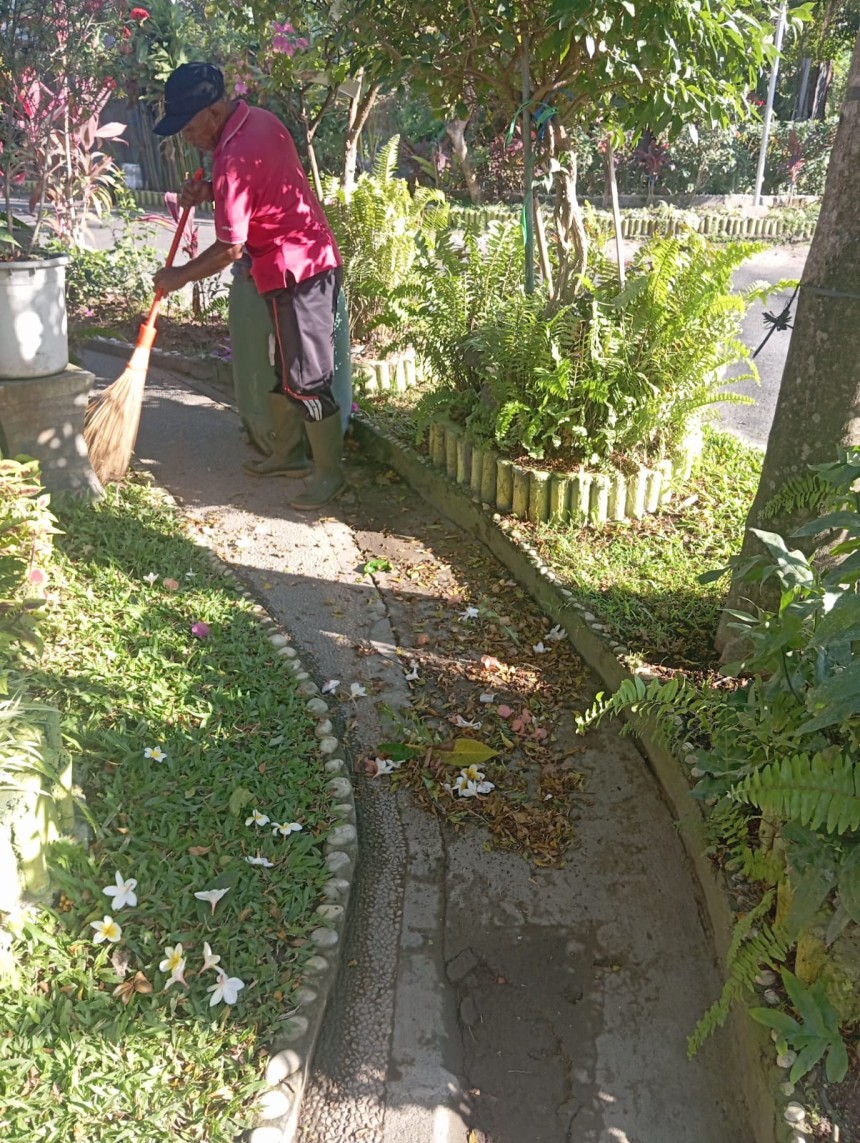 03.09.26 PERAWATAN TAMAN TELAJAKAN DESA