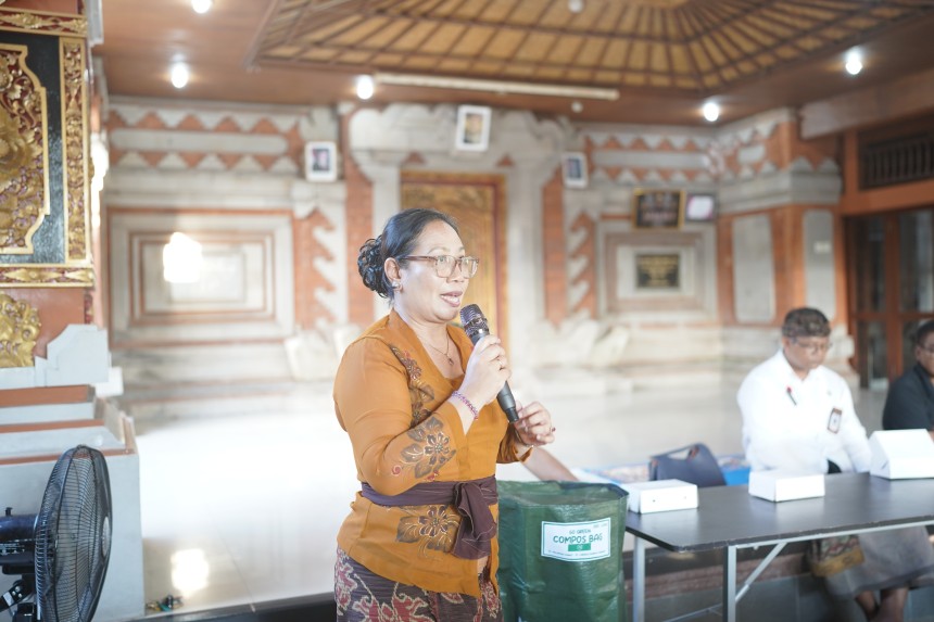 07.05.26 PENYERAHAN BAG COMPOST TANJUNG BUNGKAK KELOD