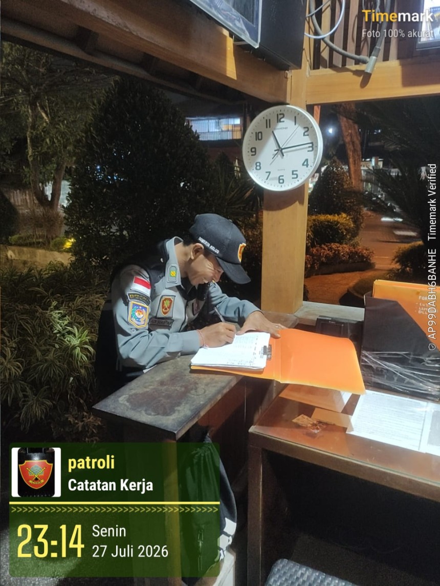 27.07.26 LINMAS DESA SUMERTA KELOD MELAKSANAKAN PATROLI LINGKUNGAN PADA MALAM HARI