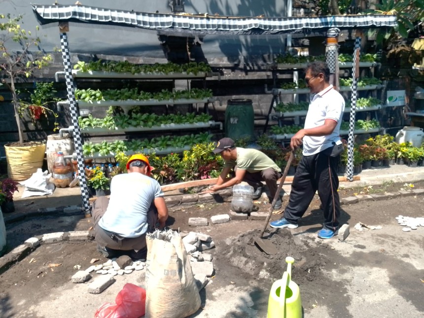 29.08.26 PERAWATAN TAMAN TELAJAKAN