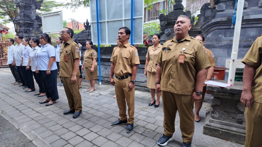 Apel Kedisiplinan Perangkat dan Staf Desa Sumerta Kelod