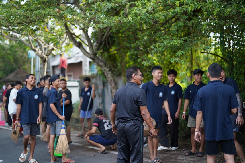 JUMAT BERSIH LINGKUNGAN DI DUSUN SEBUDI