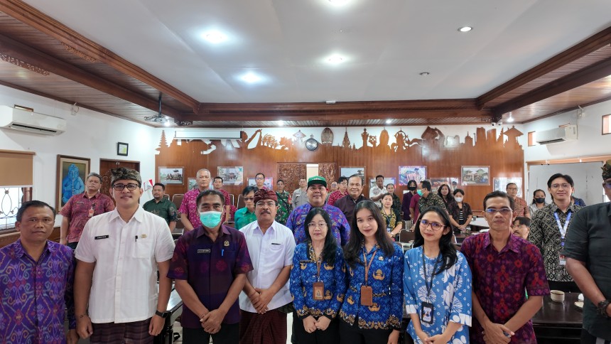 Launching Aplikasi SIMEKEL (Sistem Informasi Sumerta Kelod)