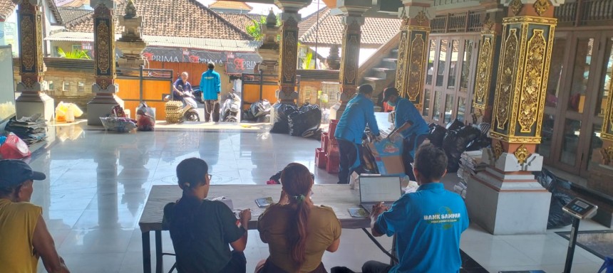 PELAKSANAAN BANK SAMPAH LUHU BUNGKAK SARI TANJUNG BUNGKAK KELODQ