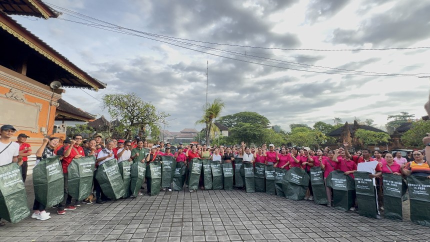 PENYERAHAN BAG KOMPOSTER DI DUSUN KEDATON