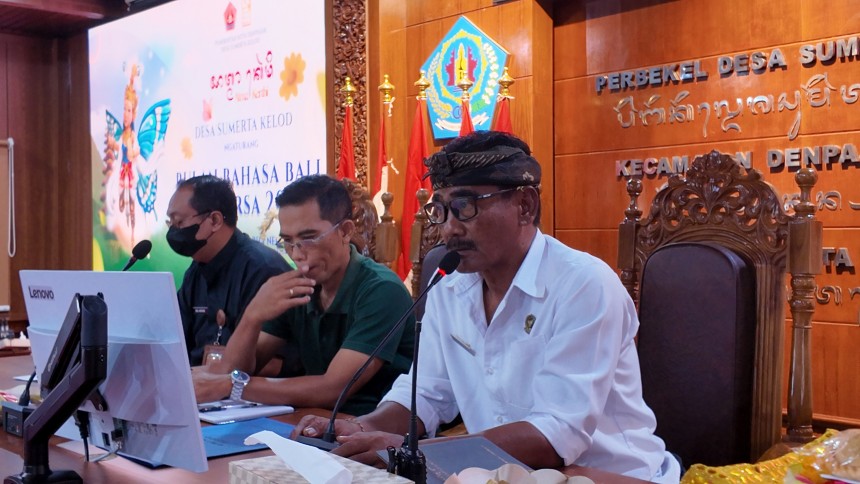 RAPAT PERSIAPAN BULAN BAHASA BALI