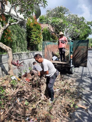 01.08.26 PENATAAN TAMAN TELAJAKAN DI AREAL DESA SUMERTA KELOD