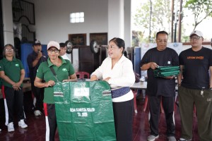 03.05.26 PENYERAHAN BAG KOMPOSTER DUSUN SEBUDI