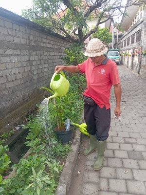 06.09.26 ATENSI SAMPAH LIAR DAN PERAWATAN KAMPUNG HIJAU DESA OLEH JUMALI DESA SUMERTA KELOD