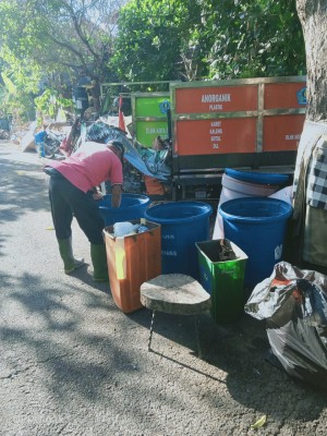 12.08.26 ATENSI SAMPAH LIAR OLEH JUMALI DESA SUMERTA KELOD