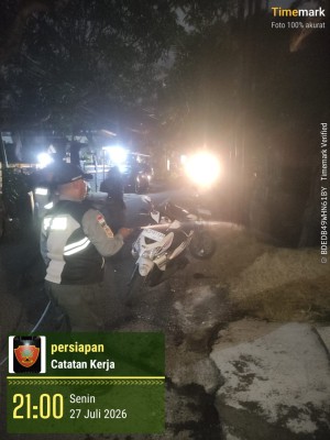 27.07.26 LINMAS SUMERTA KELOD MELAKSANAKAN ATENSI PEMBAKARAN SAMPAH DI JALAN CIUNGWANARA 1