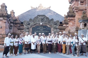 29.07.26 BAKTI PENGANYAR DESA SUMERTA KELOD KE PURA JAGAT NATHA DENPASAR