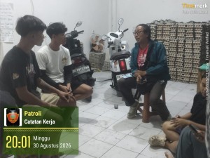 30.08.26 LINMAS, INTEL POLSEK DENTIM DAN PERANGKAT KEWILAYAHAN KEDATON ATENSI LAPORAN WARGA TERKAIT PEMUKULAN PEGAWAI GROSIR TELUR