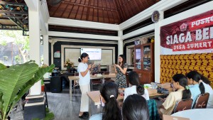 Pelatihan MC bagi Forum Anak Desa Sumerta Kelod Hari Kedua